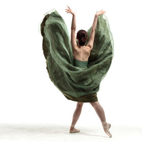 Green_dress_08 — figure reference